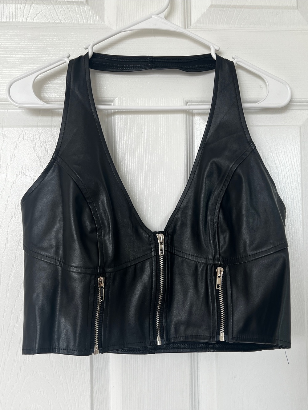 SHEIN Black Faux Leather Cropped Zip Tank